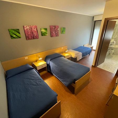 Poggiridenti Hotel Del Boschetto מראה חיצוני תמונה