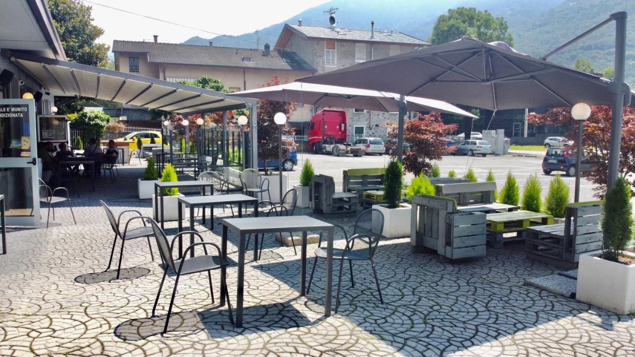 Poggiridenti Hotel Del Boschetto מראה חיצוני תמונה