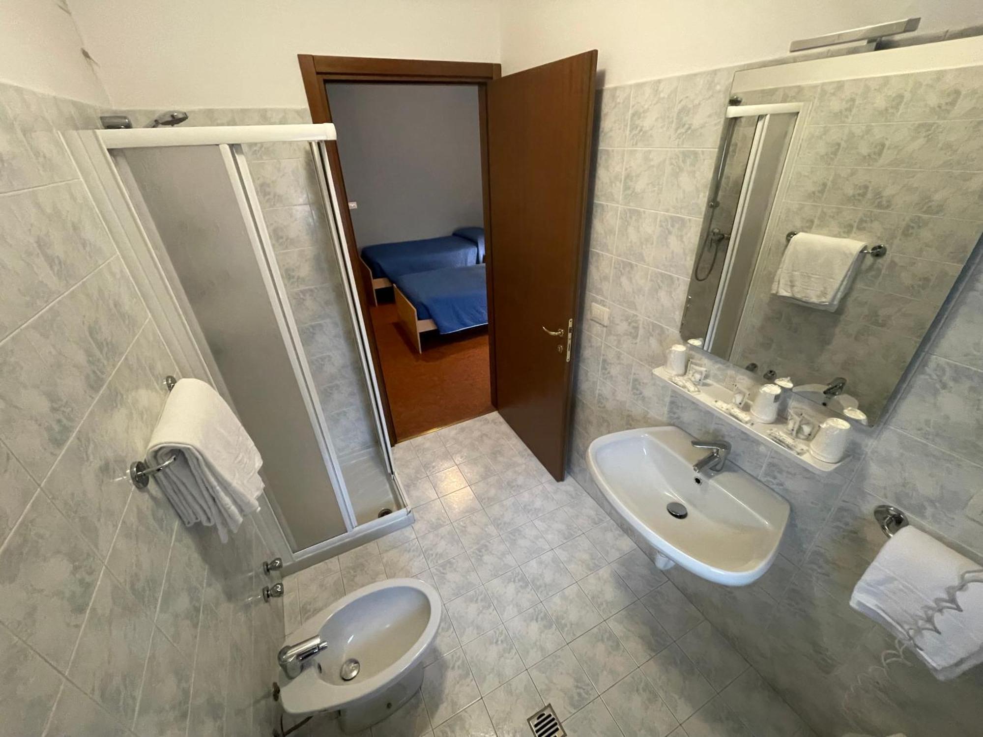 Poggiridenti Hotel Del Boschetto מראה חיצוני תמונה