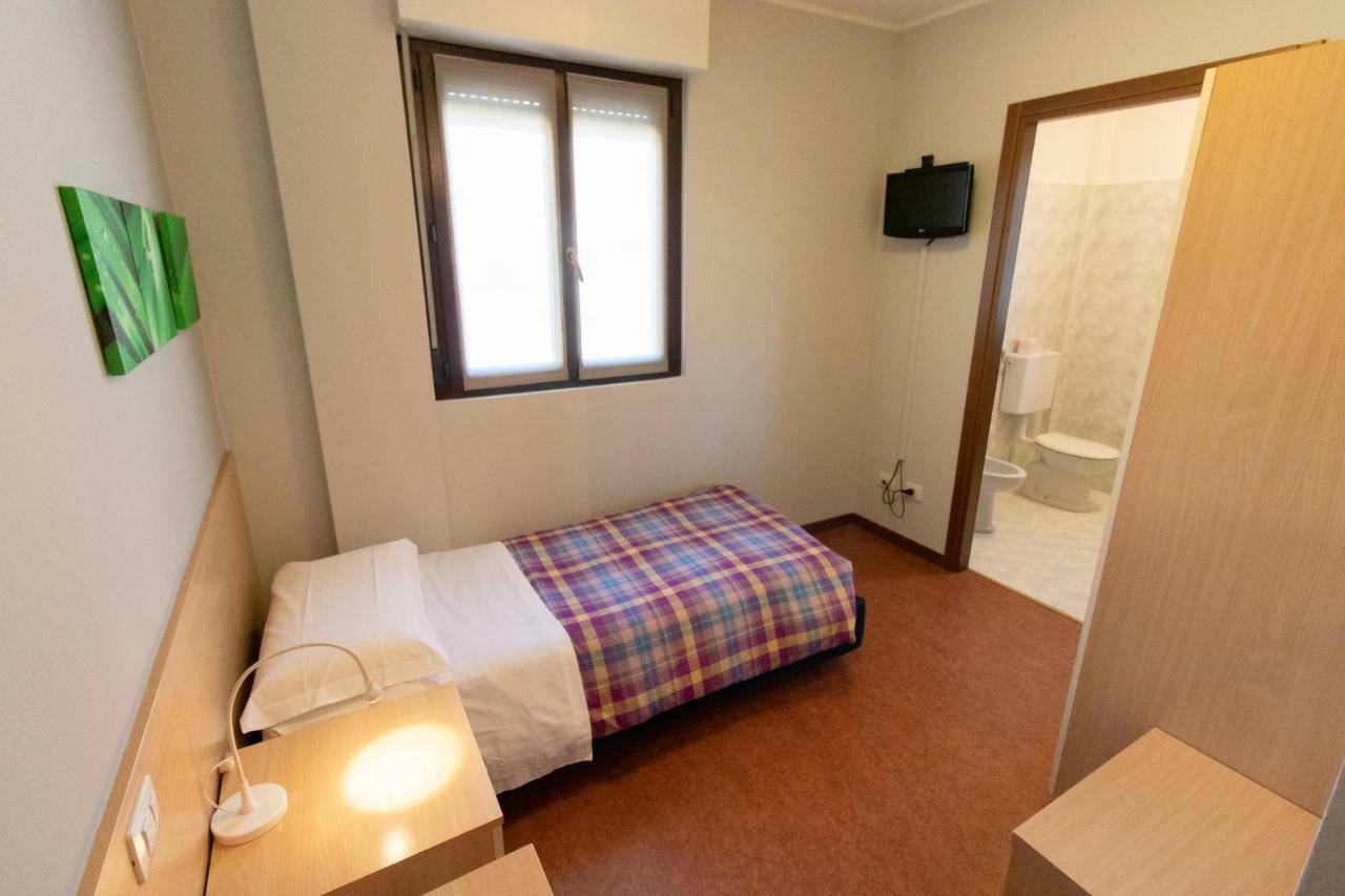 Poggiridenti Hotel Del Boschetto מראה חיצוני תמונה