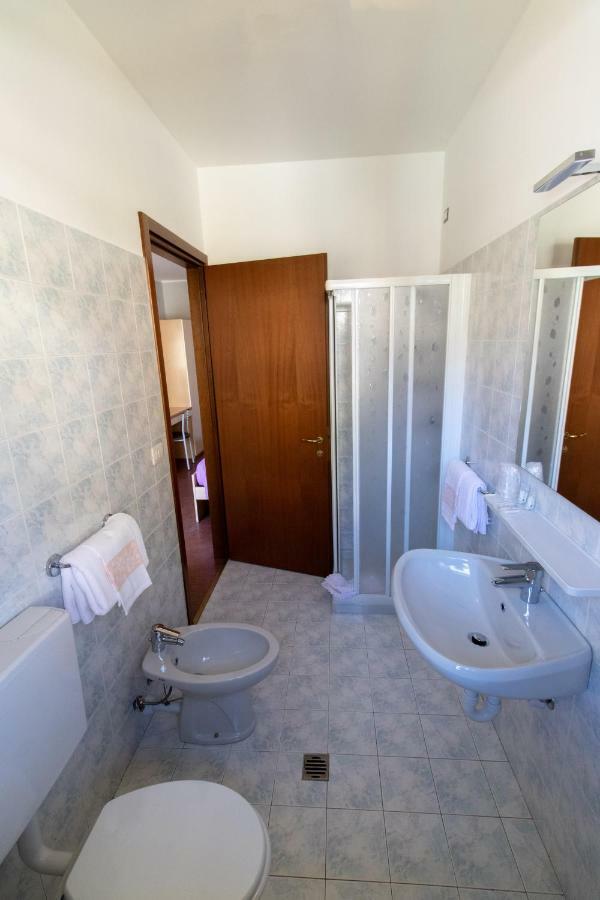 Poggiridenti Hotel Del Boschetto מראה חיצוני תמונה