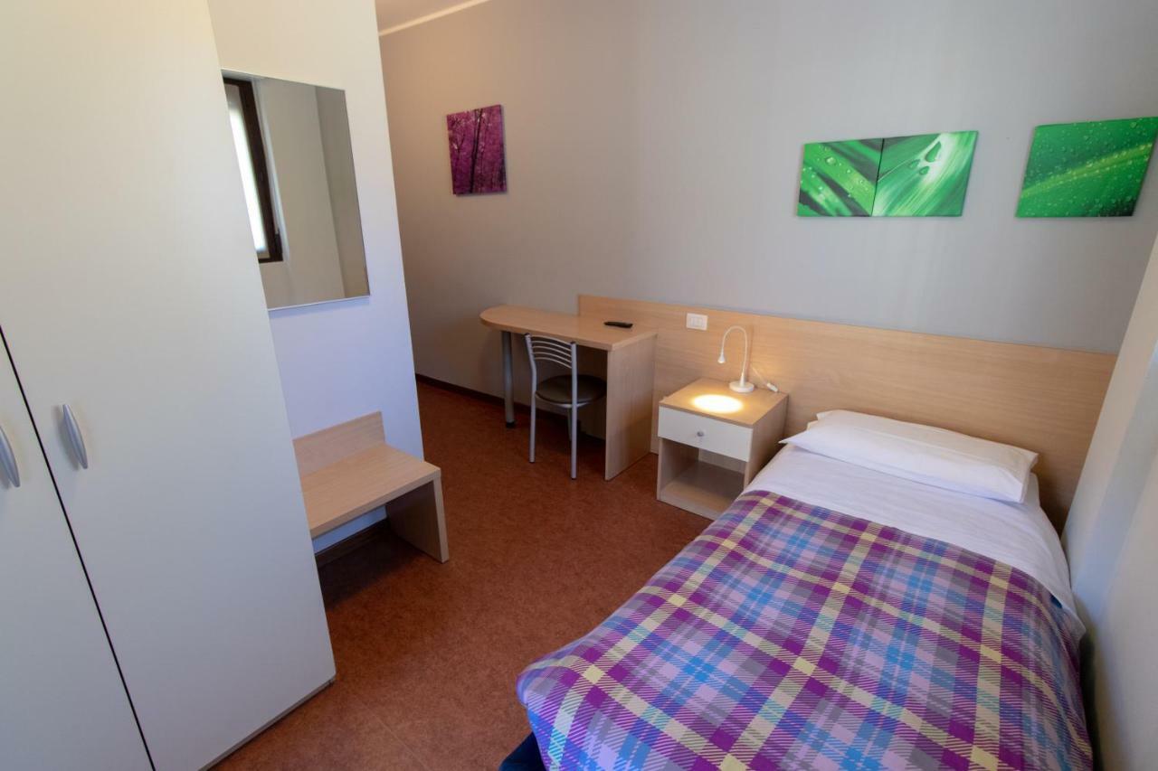 Poggiridenti Hotel Del Boschetto מראה חיצוני תמונה
