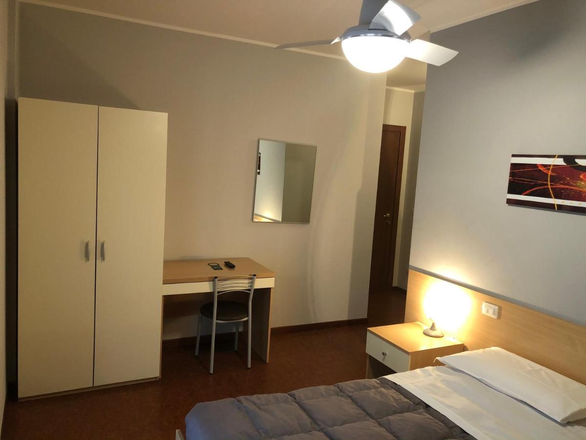 Poggiridenti Hotel Del Boschetto מראה חיצוני תמונה